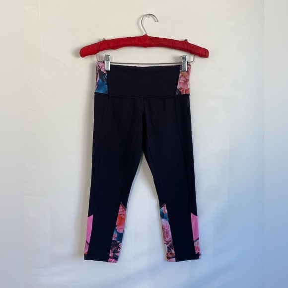 Lululemon Embody Crop *Full-On Luon
Black / Secret Garden / Pow Pink Lig… - Picture 3 of 8